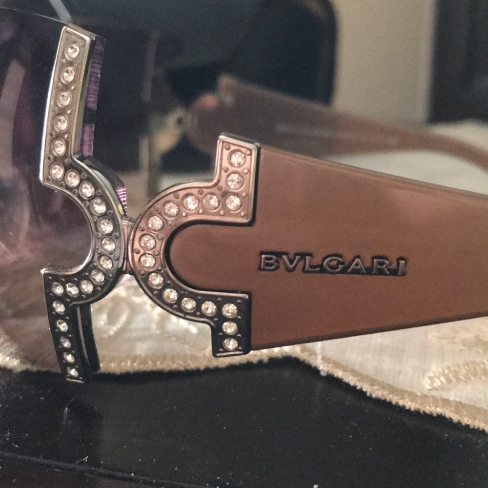 Sunglasses - Picture 3 of 4